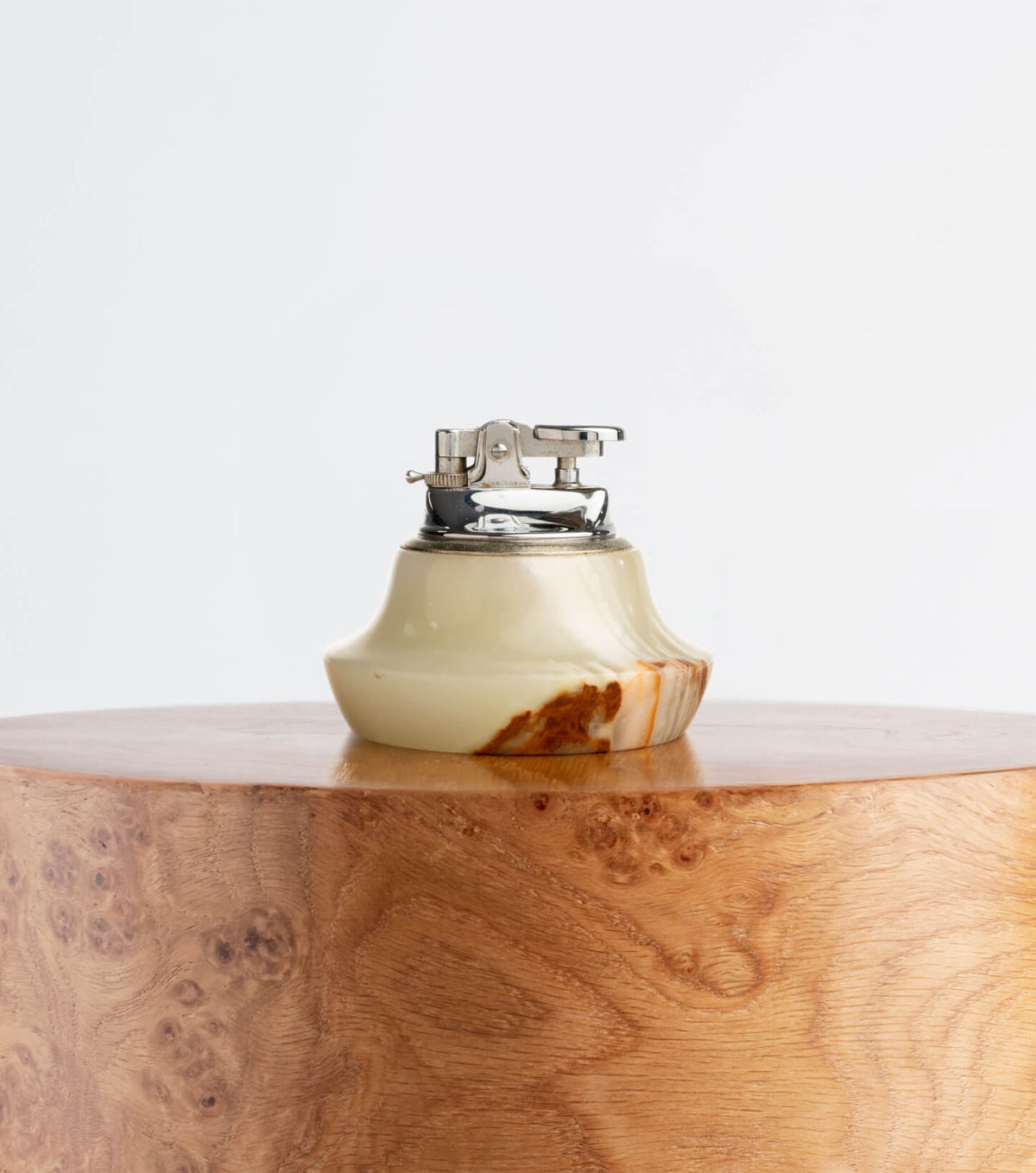 The Onyx Bluff House Lighter